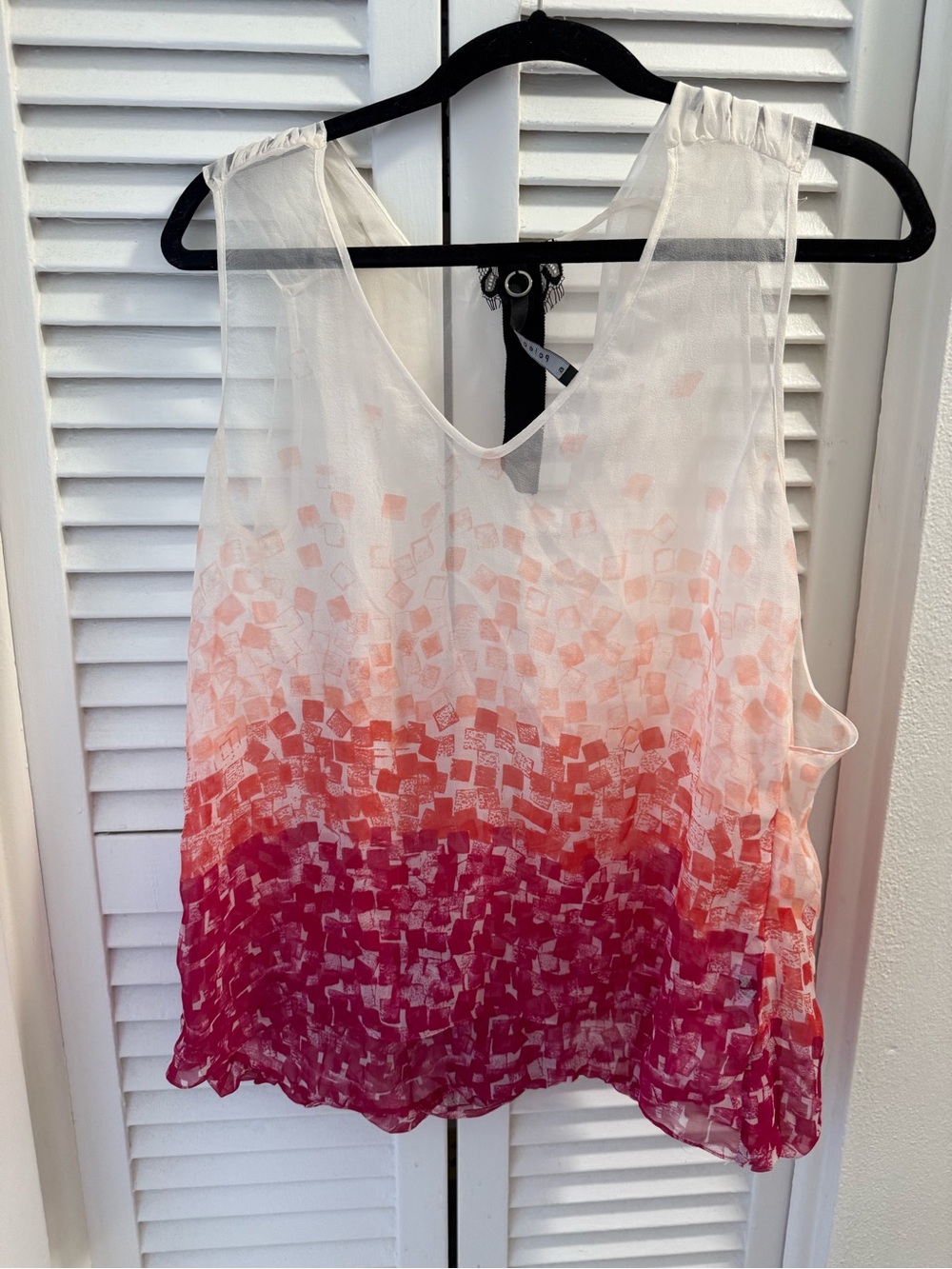 Sleeveless Ombre Mosaic Tank Top - White to Pink